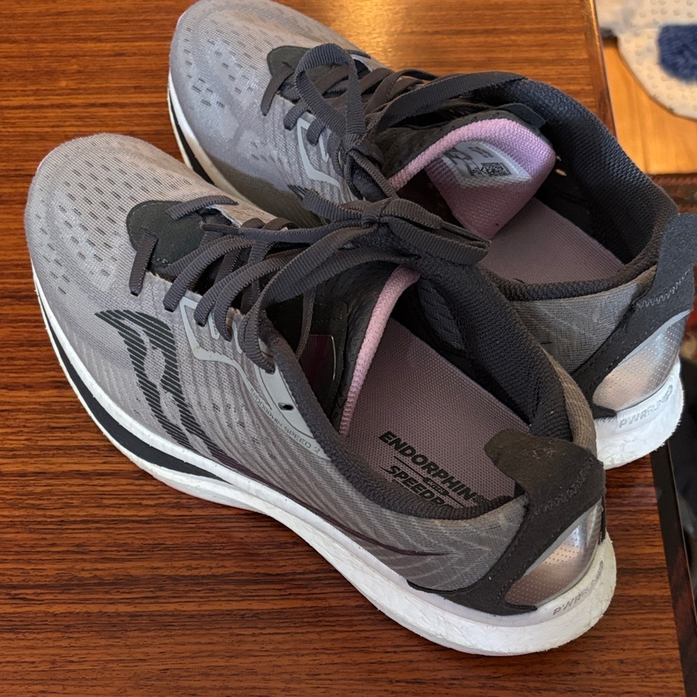 Saucony Women's Black and Gray Athletic Shoes